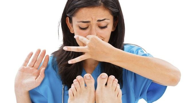 Vệ sinh chân không đúng cách